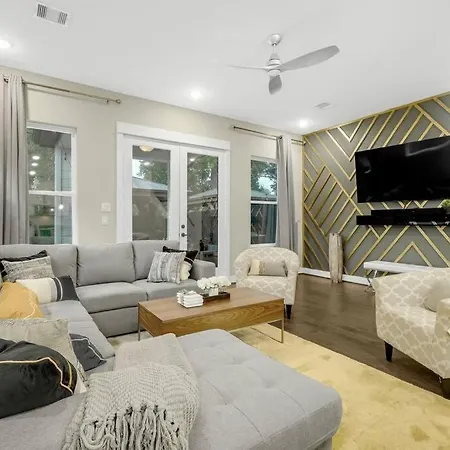 Gray Lux Hse 3Br 3 And Half Ba Medcenter Downtwn Hottub Villa